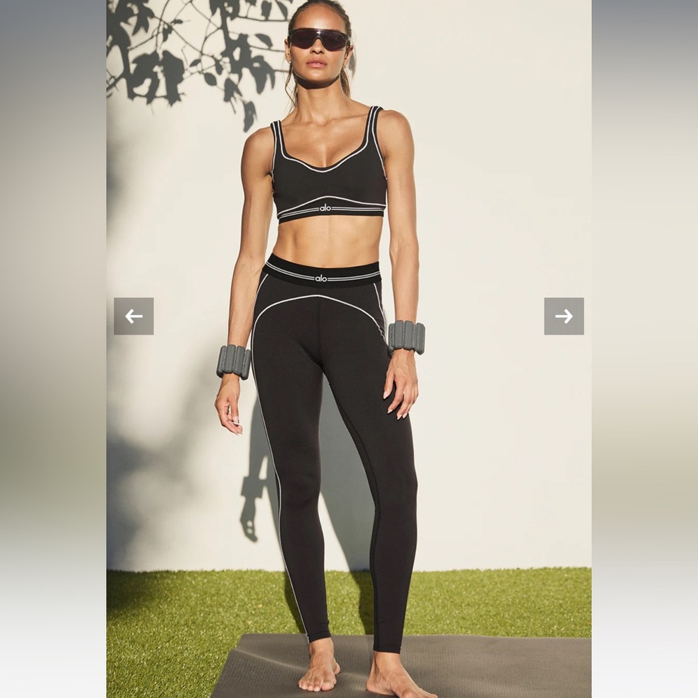 WORN ONCE Alo Airbrush High-Waist Heart Throb
Legging